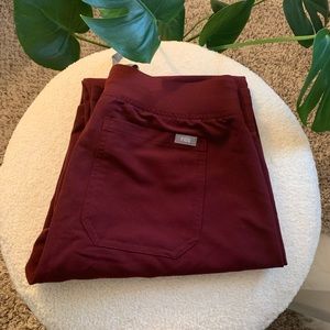 Figs burgundy Livingston small tall NWOT